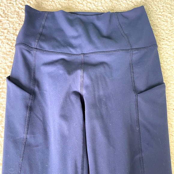 Fabletics women’s dark blue leggings - Picture 2 of 4